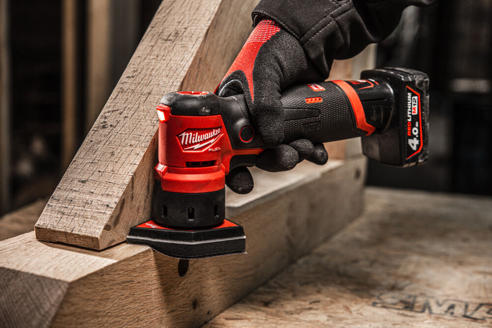 Milwaukee M12 FDSS-422X - Levigatrice compatta a batteria a delta - 1 x 2Ah + 1 x 4Ah