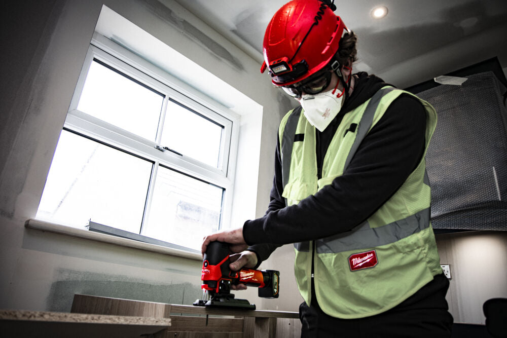 Milwaukee M12 FJS-422X - Seghetto alternativo a batteria 12V FUEL - 1 x 2Ah + 1 x 4Ah