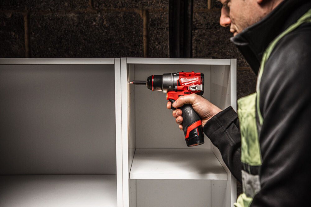 Milwaukee M12 FPD2-202X - Trapano avvitatore a batteria 12V con percussione - 2 x 2Ah