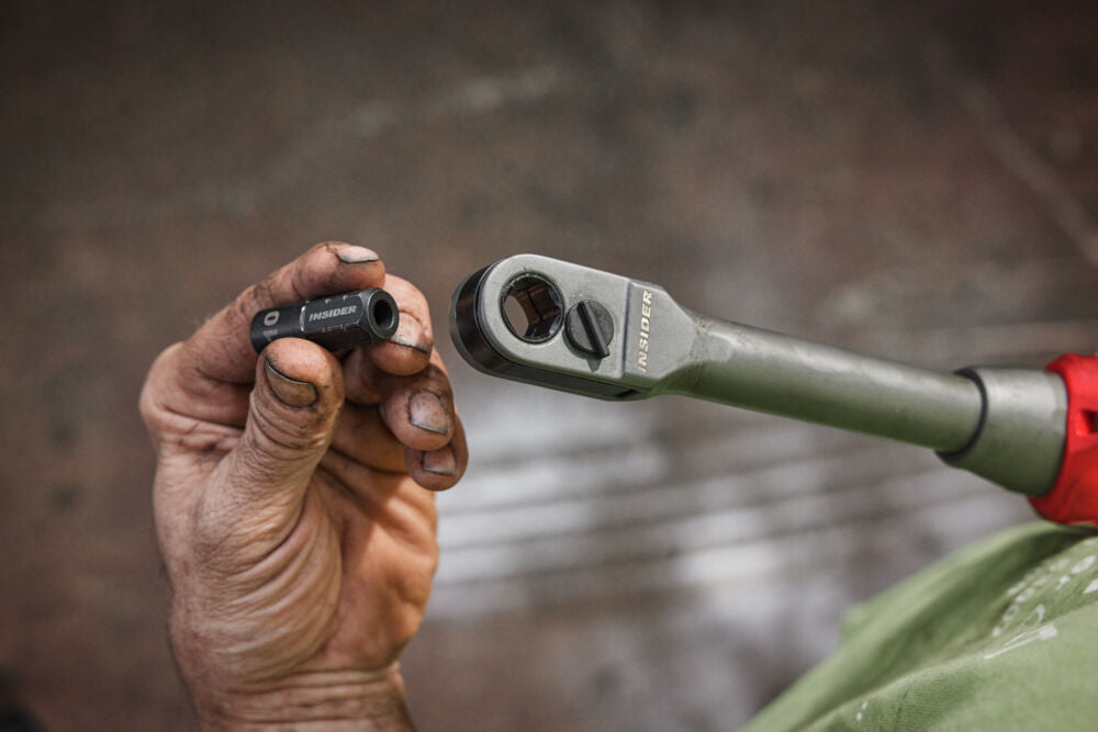 Milwaukee 4933480756 - Cricchetto con foro passante insider 12 - solo corpo