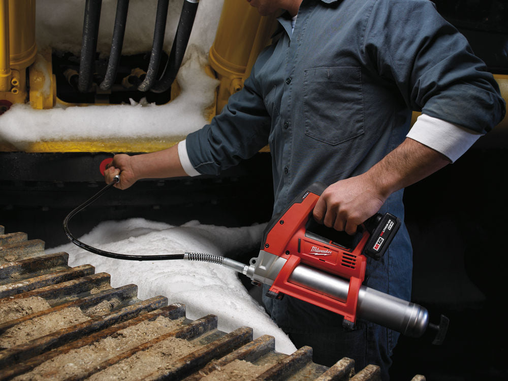 Milwaukee M12 GG-0 - Pistola ingrassatore per grasso 12V, solo corpo