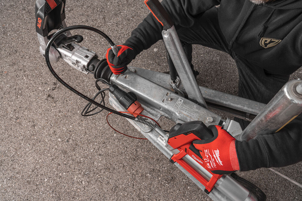 Milwaukee M12 GG-0 - Pistola ingrassatore per grasso 12V, solo corpo