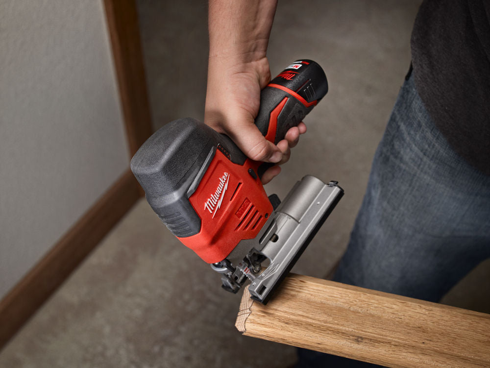 Milwaukee M12 JS-402B - Seghetto alternativo a batteria 12V, 2 x 4Ah
