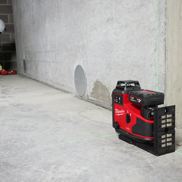 Milwaukee M12 A3PLO-401C - Livella laser a batteria 12V a 3 linee 360° verde - 1 x 4Ah 