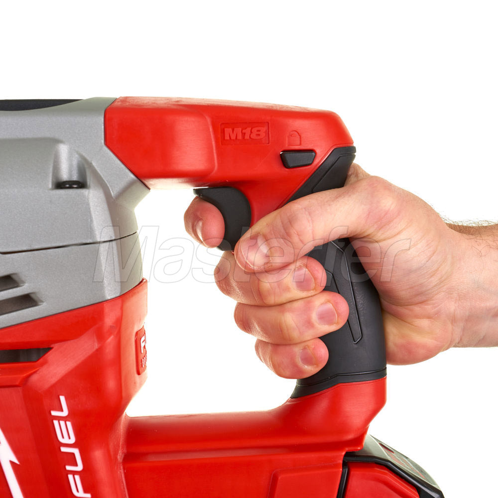 Milwaukee M18 CHM-121C impugnatura