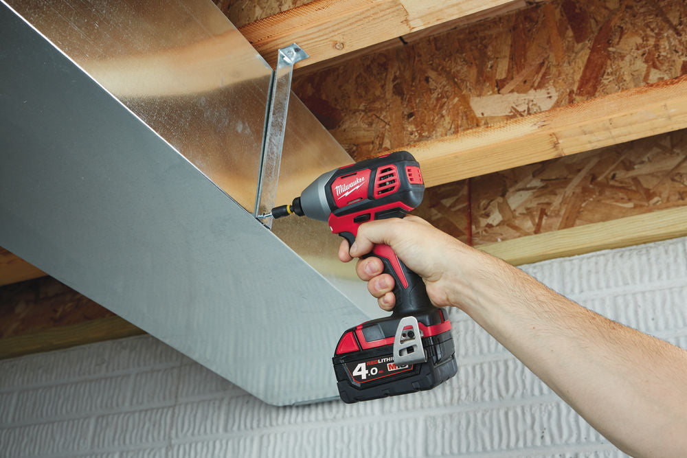 Milwaukee M18 BID-402 - Avvitatore a impulsi a batteria 18 Volt 1/4" , 2 x 4,0Ah