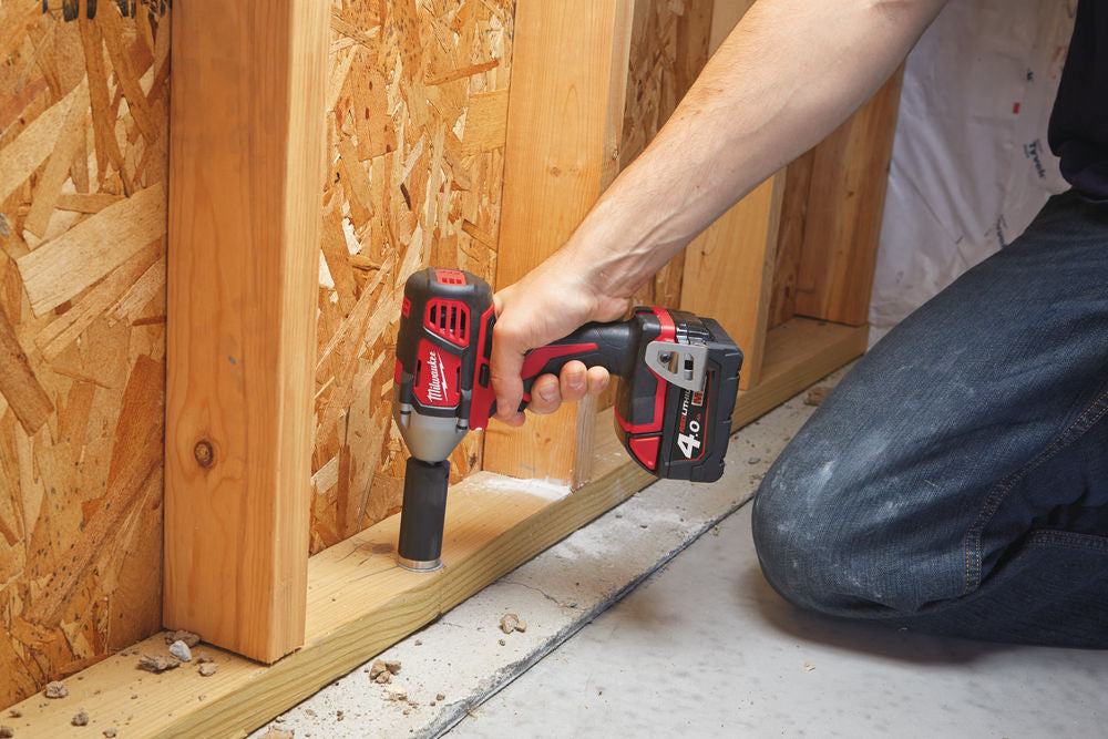 Milwaukee M18 BIW12-402 - Avvitatore a impulsi compatto 18 Volt 1/2" , 2 x 4,0Ah