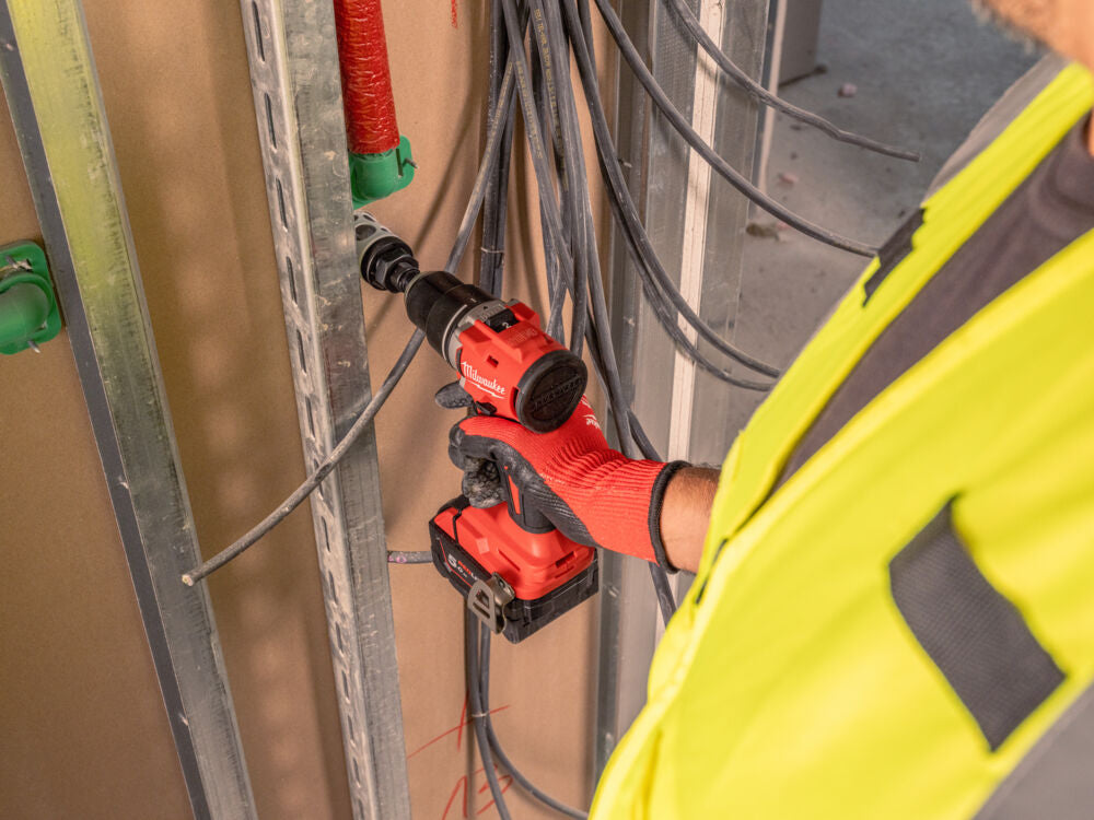 Milwaukee M18 BLDDRC-202C - Trapano avvitatore a batteria 18V - 2 x 2Ah 