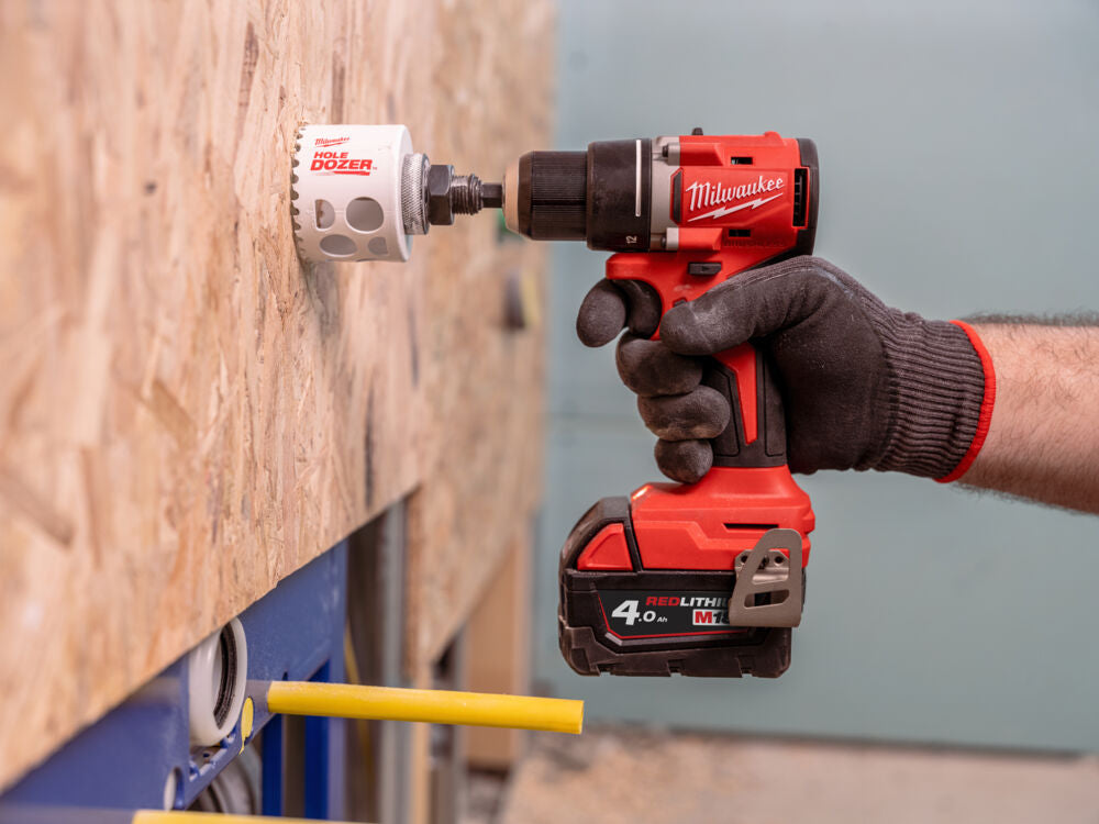 Milwaukee M18 BLDDRC-402C - Trapano avvitatore compatto brushless con caricabatterie 2 x 4.0 Ah