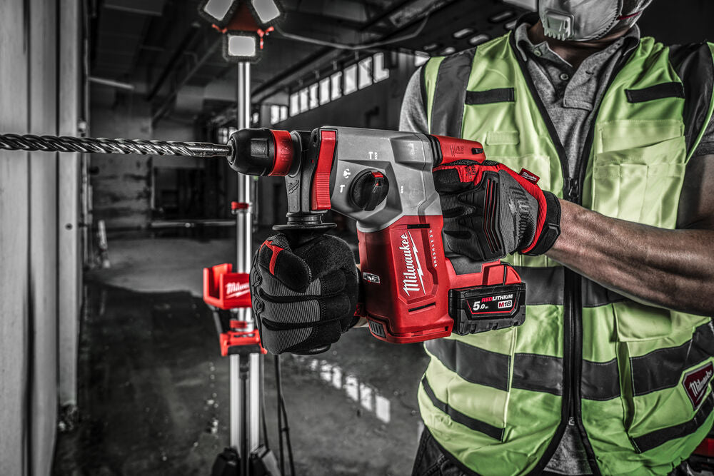 Milwaukee M18 FPP2AJ2-502X - Tassellatore SDS-Plus BLHX + Avvitatore a impulsi 1/2" FIW2F12