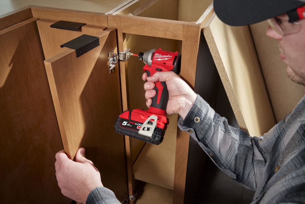 Milwaukee M18 BLIDR-502X - Avvitatore a impulsi da 1/4" a batteria 18V FUEL - 2 x 5Ah
