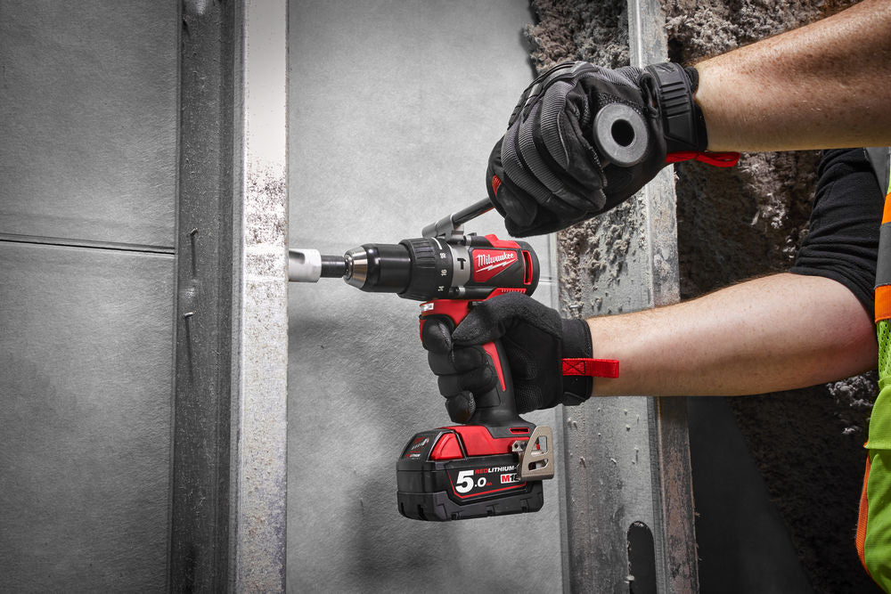 Milwaukee M18 BLPD2-0X - Trapano  avvitatore battente 18 Volt  - solo corpo in valigetta 