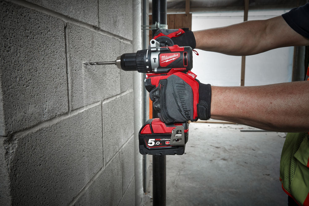 Milwaukee M18 BLPD2-0X - Trapano  avvitatore battente 18 Volt  - solo corpo in valigetta 