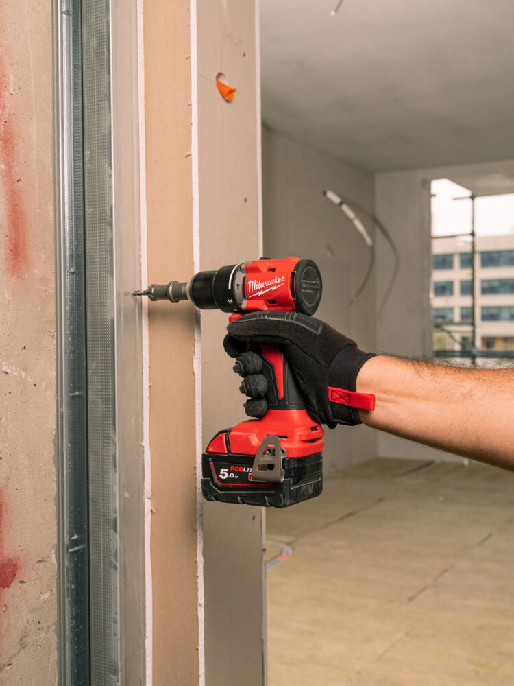 Milwaukee M18 BLPDRC-502C - Trapano avvitatore 18V A percussione e motore brushless - 2 X 5Ah