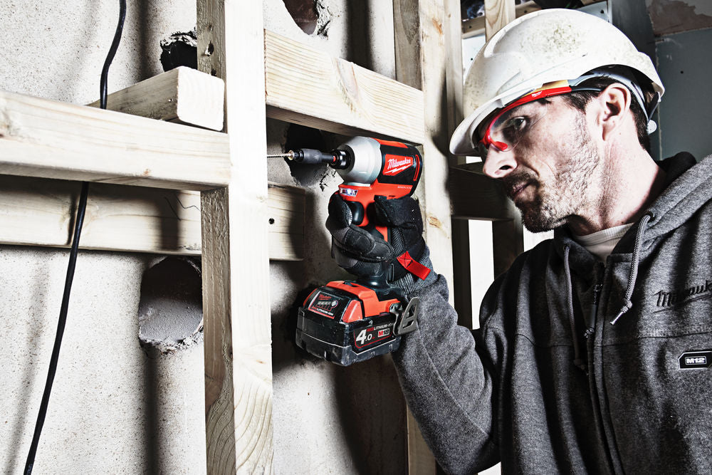 Milwaukee M18 CBLID-0 - Avvitataore a impulsi a batteria 18 Volt  attacco 1/4" - solo corpo