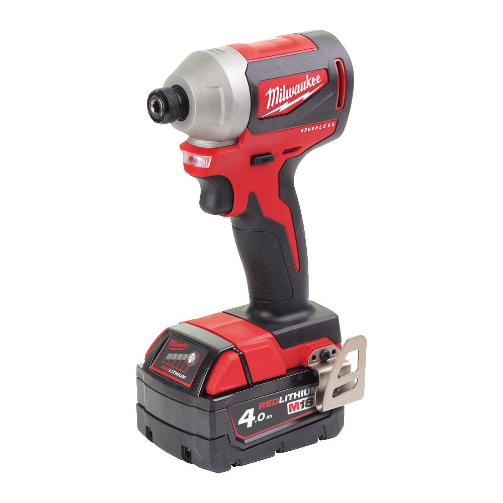 Milwaukee M18 CBLID-402C - Avvitatore a impulsi 18 Volt attacco 1/4", 2 x 4Ah 