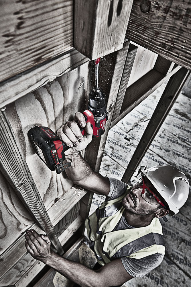 Milwaukee M18 CBLPD-203C - Trapano avvitatore 18V compatto con percussione e motore brushless