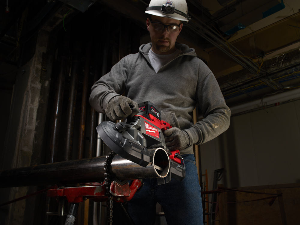 Milwaukee M18 CBS125 - Sega a nastro a batteria Fuel, 2 x 5Ah