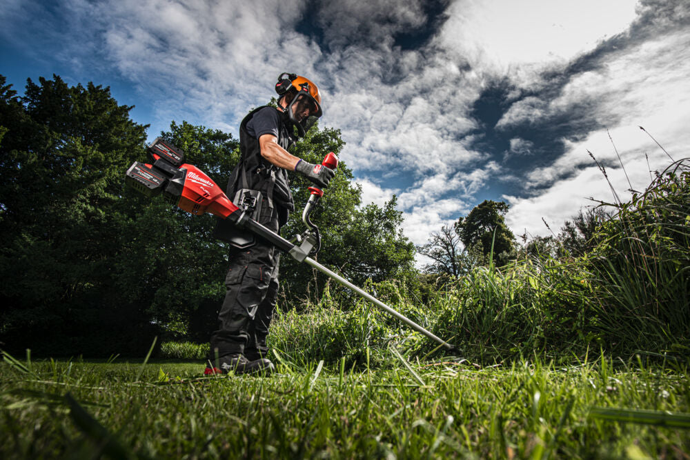 Milwaukee M18 F2BCU-0 - Decespugliatore bike filo/lama a doppia batteria 18V FUEL - solo corpo 