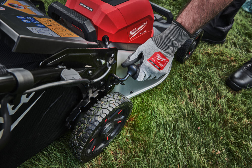 Milwaukee M18 F2LM46-802 - Rasaerba semovente 3 in 1 a doppia batteria 2x18V - 2 x 8Ah
