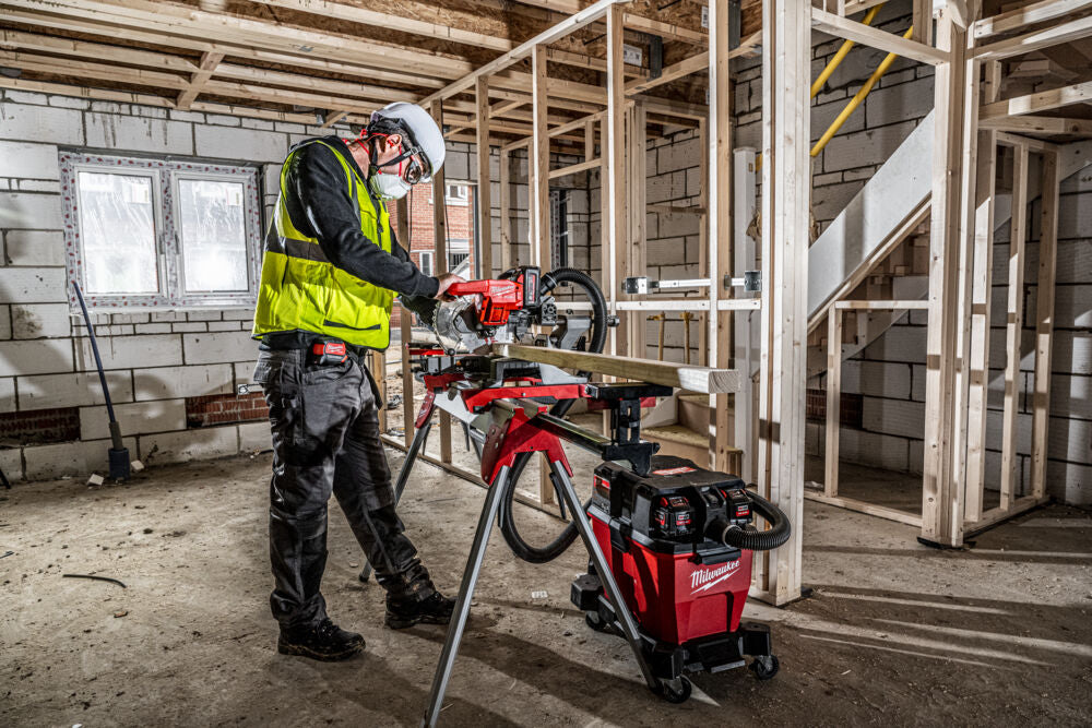 Milwaukee M18 F2VC23L-0 - Aspiratore a batteria 2 x 18V FUEL per solidi / liquidi CLASSE L - 23 litri 