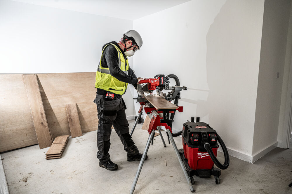 Milwaukee M18 F2VC23L-0 - Aspiratore a batteria 2 x 18V FUEL per solidi / liquidi CLASSE L - 23 litri 