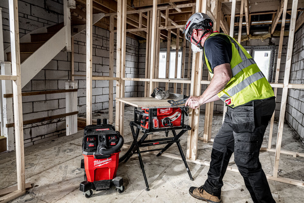 Milwaukee M18 F2VC23L-0 - Aspiratore a batteria 2 x 18V FUEL per solidi / liquidi CLASSE L - 23 litri 