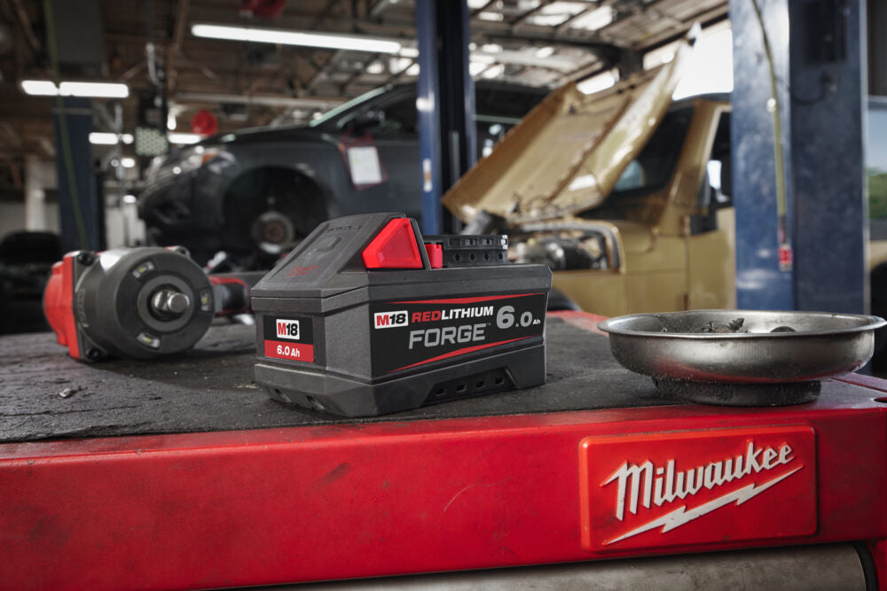 Milwaukee M18 FORGENRG-602DBSC - Kit energia batterie M18 Forge - 2 x 6Ah + Caricabatterie 