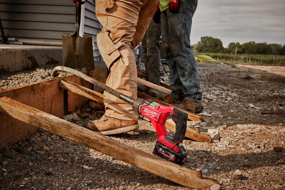Milwaukee M18 FCVN12-551 - Vibratore per calcestruzzo a batteria con ago da 1,2 M