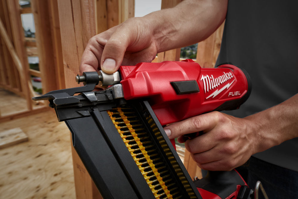 Milwaukee M18 FFN-0C - Chiodatrice a 34° a batteria M18 FUEL - solo corpo