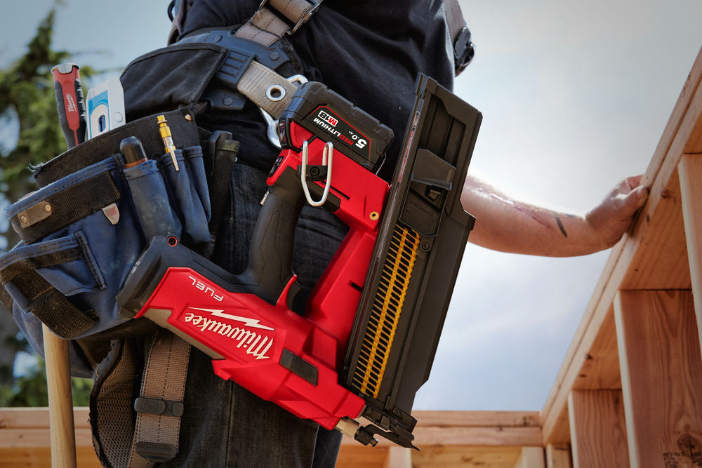 Milwaukee M18 FNN21-0C - Chiodatrice groppinatrice 21° a batteria M18 Fuel