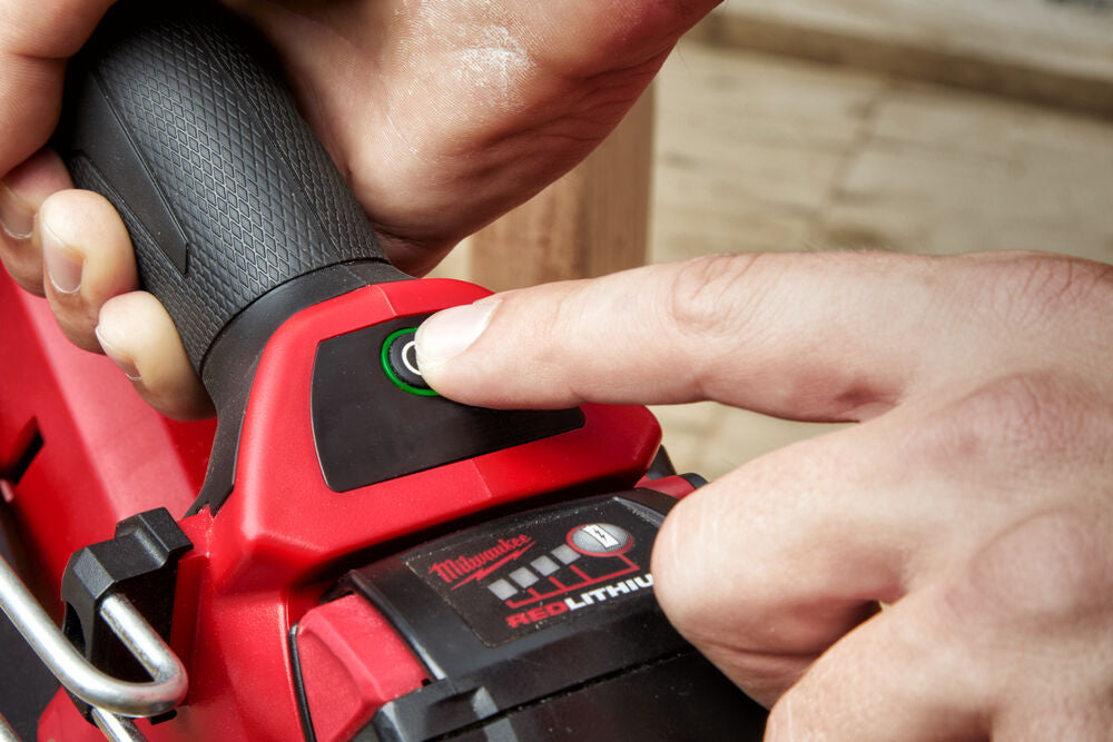 Milwaukee M18 FFNS-502C - Chiodatrice a batteria a colpo singolo 34° M18 FUEL - 2 x 5Ah in valigetta