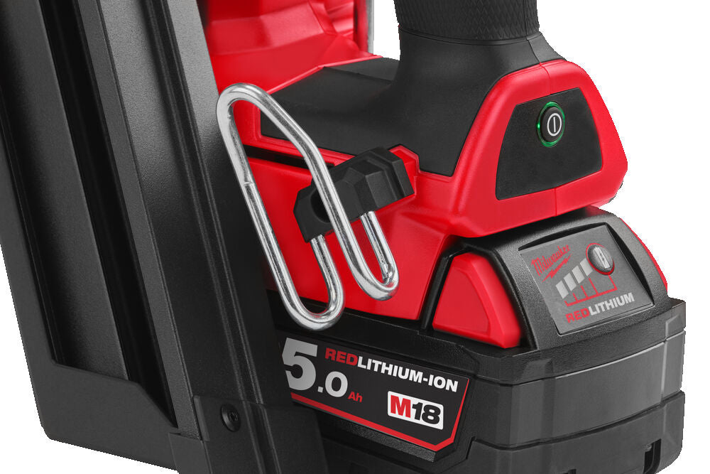 Milwaukee M18 FFNS-502C - Chiodatrice a batteria a colpo singolo 34° M18 FUEL - 2 x 5Ah in valigetta
