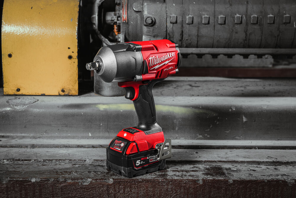 Milwaukee M18 FHIWF12-0X - Avvitatore ad impulsi 1/2" M18 Fuel - solo corpo in valigetta