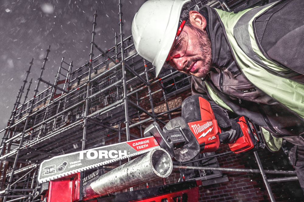 Milwaukee M18 FHZ-0X - Seghetto diritto M18 Fuel a batteria 18V Hackzall - solo corpo in valigetta