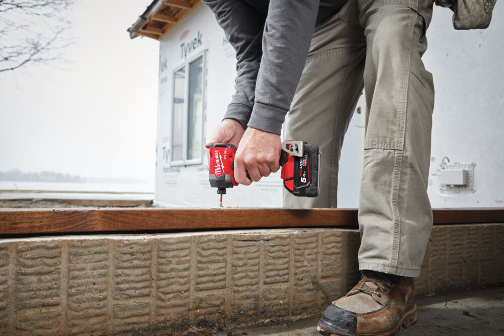 Milwaukee M18 FID3-502X - Avvitatore a impulsi a batteria FUEL con attacco da 1/4" - 2 batteria da 5Ah