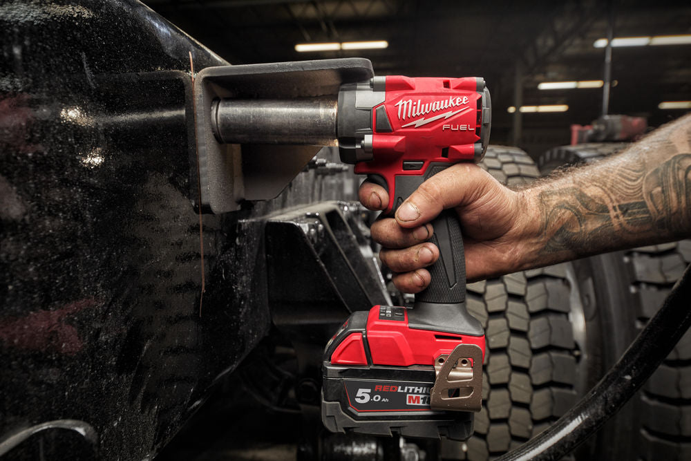 Milwaukee M18 FIW2F12-0X - Avvitatore a impulsi attacco da 1/2 Fuel - solo corpo in valigetta
