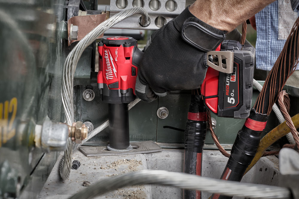 Milwaukee M18 FIW2F12-0X - Avvitatore a impulsi attacco da 1/2 Fuel - solo corpo in valigetta