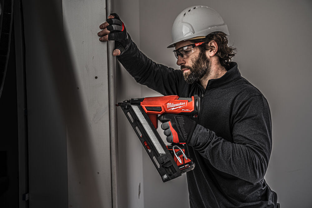 Milwaukee M18 FN15GA-202X - Groppinatrice a batteria 18V, 2 x 2Ah