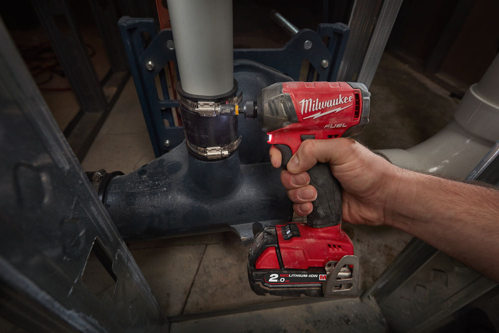 Milwaukee M18 FQID-0X - Avvitatore a impulsi compatto SILENZIOSO 18 Volt 1/4" - solo corpo