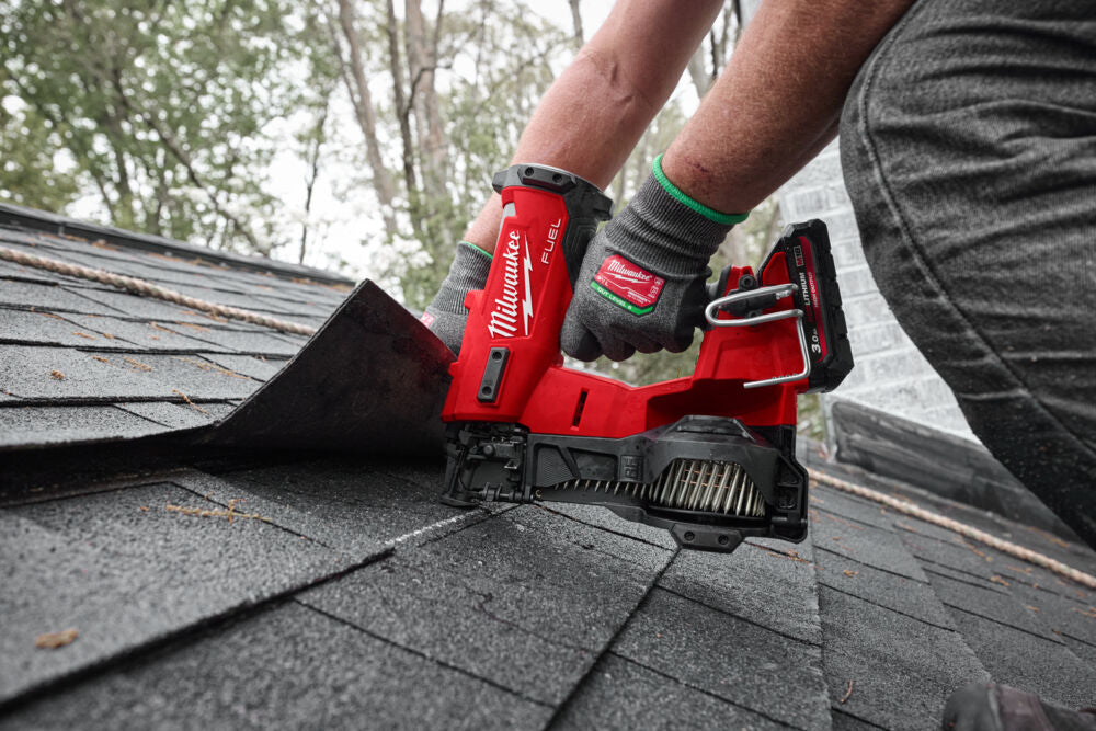 Milwaukee M18 FRCN45-302X - Chiodatrice a batteria M18 per tetti - 2 batterie da 3Ah 