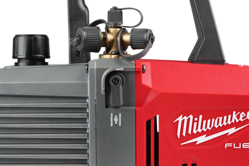 Milwaukee M18 FVP5-801 - Pompa del vuoto a batteria 18V - 142 litri/min - 1 x 8Ah 