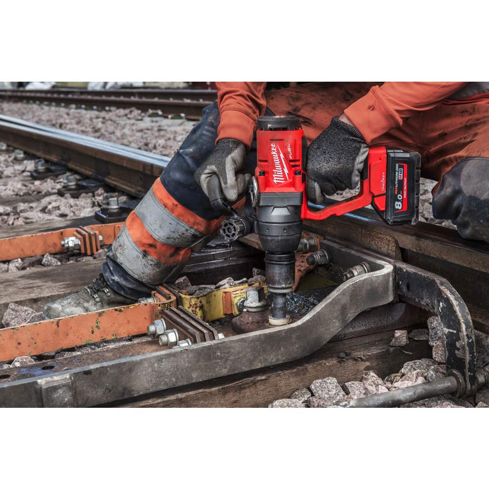 Milwaukee M18 ONEFHIWF1-802X, avvitatore ad impulsi 1"F, 3 batterie 8.0Ah 18V, con valigetta Heavy Duty