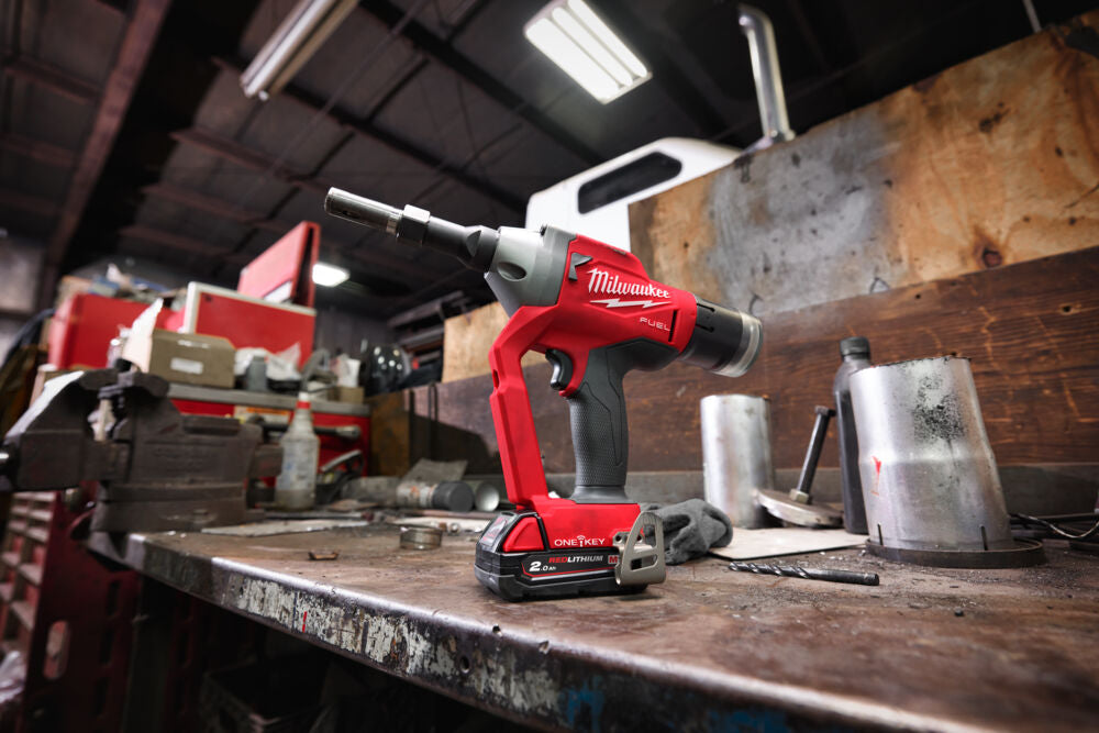 Milwaukee M18 ONEFLT-502X - Pistola per bulloni a strappo HUCK a batteria 18V - 2 x 18 V