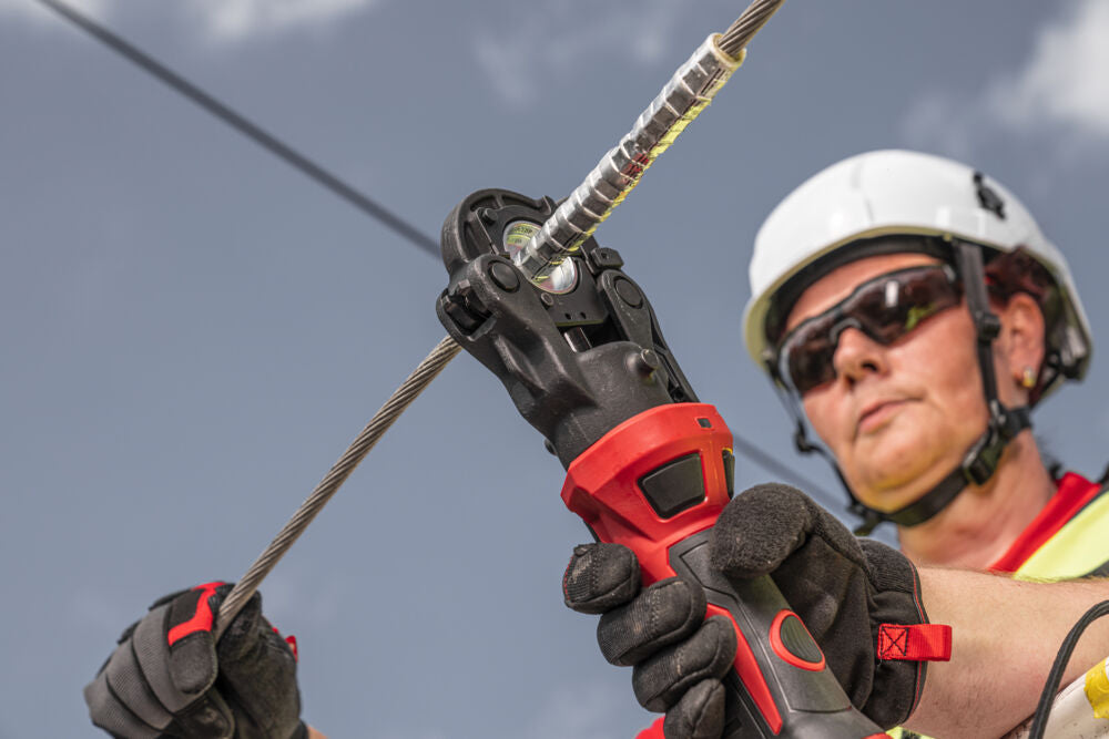 Milwaukee M18 ONEHCCT60-202C - Crimpatrice idraulica a batteria M18 Force Logic 60 KN - 2 batterie 2Ah