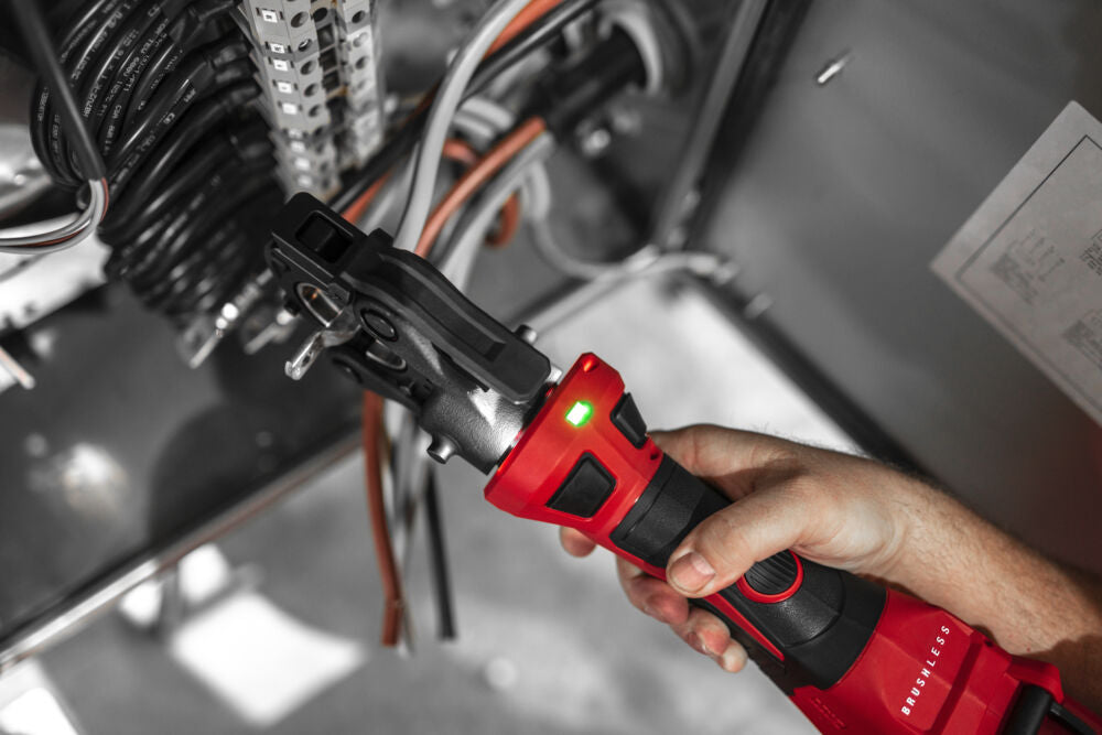 Milwaukee M18 ONEHCCT60-202C - Crimpatrice idraulica a batteria M18 Force Logic 60 KN - 2 batterie 2Ah
