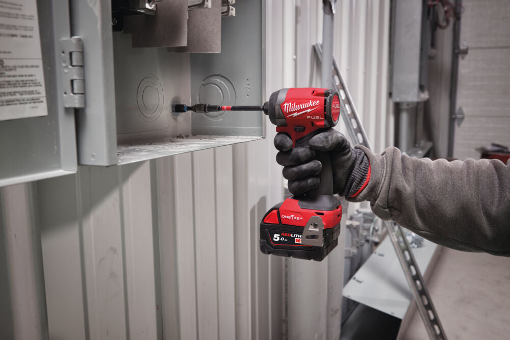 Milwaukee M18 ONEID3-502X - Avvitatore a impulsi a batteria 18V, ONE-KEY - 2 x 5Ah 