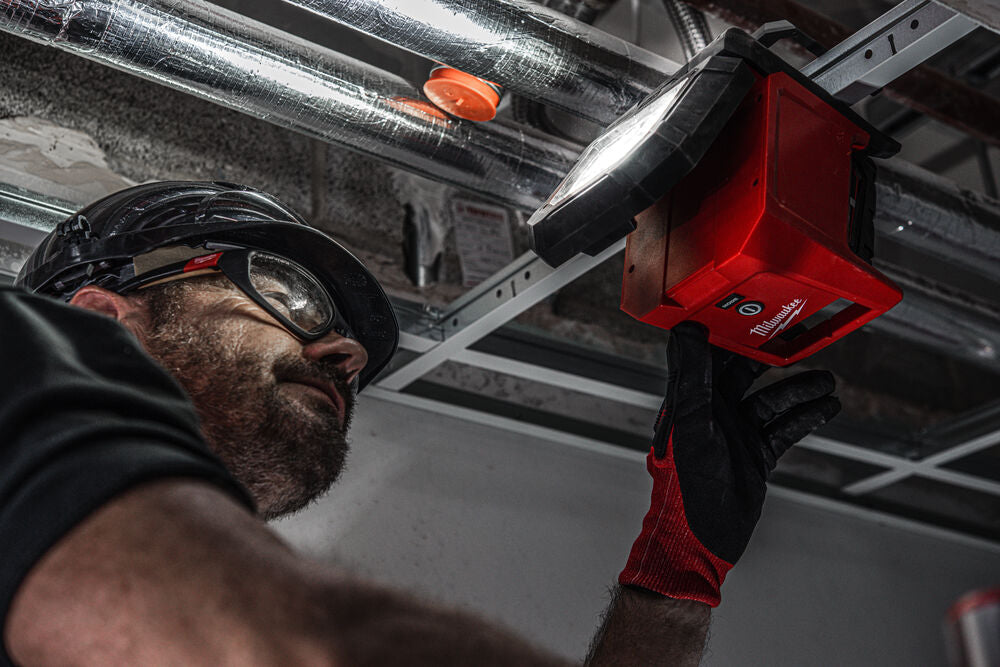 Milwaukee M18 PAL-0 - Faro led ruotabile a batteria 18V, solo corpo 