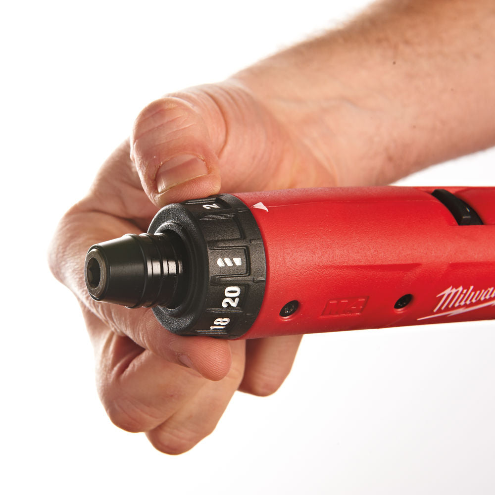 Milwaukee M4 D-202B - Avvitatore in linea a batteria - 1 x 4Ah 