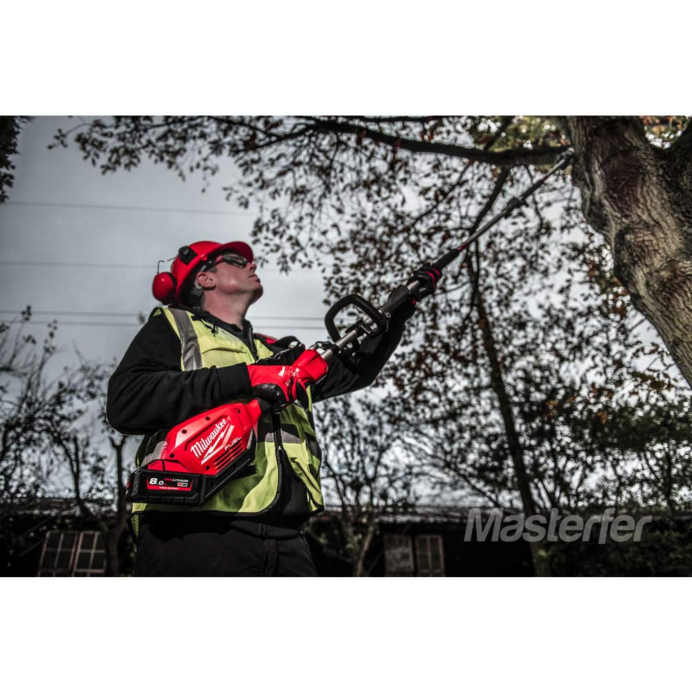 Milwaukee M18 FOPH-CSA - utilizzo in giardino vista infariore